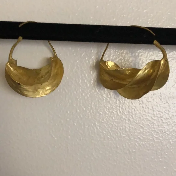 Tribal Hoop Twist Earrings - Picture 5 of 7